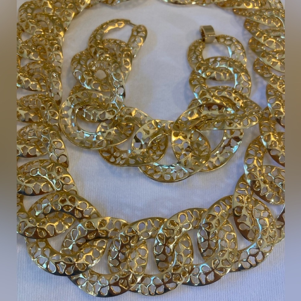 Open Design Filigree Necklace Bracelet Set Status Link Gold Tone